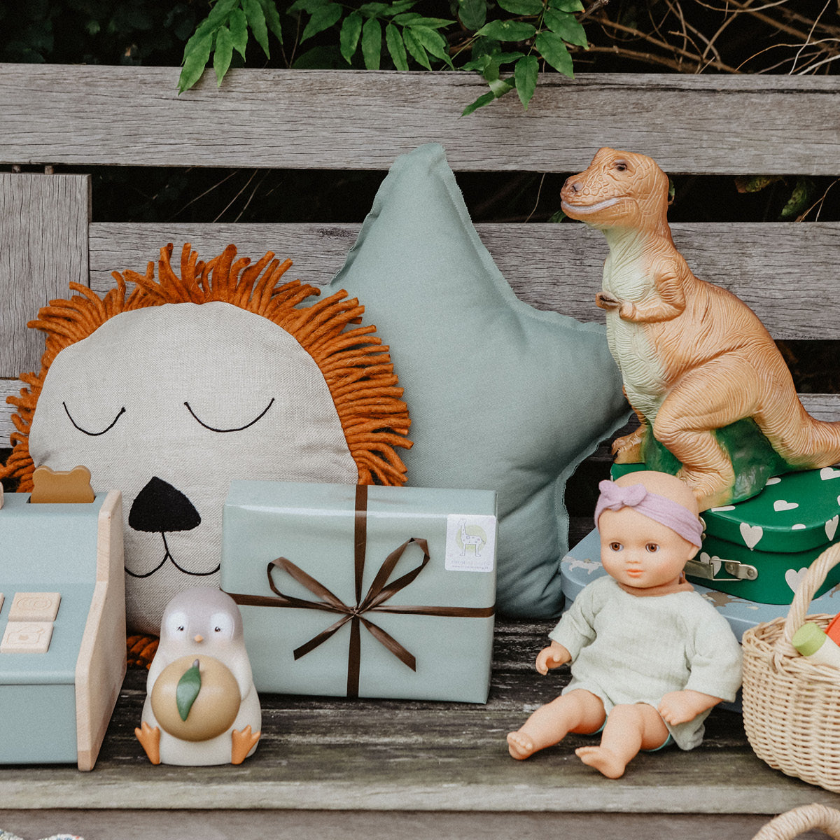 Djeco Pomea Docka, Pistache