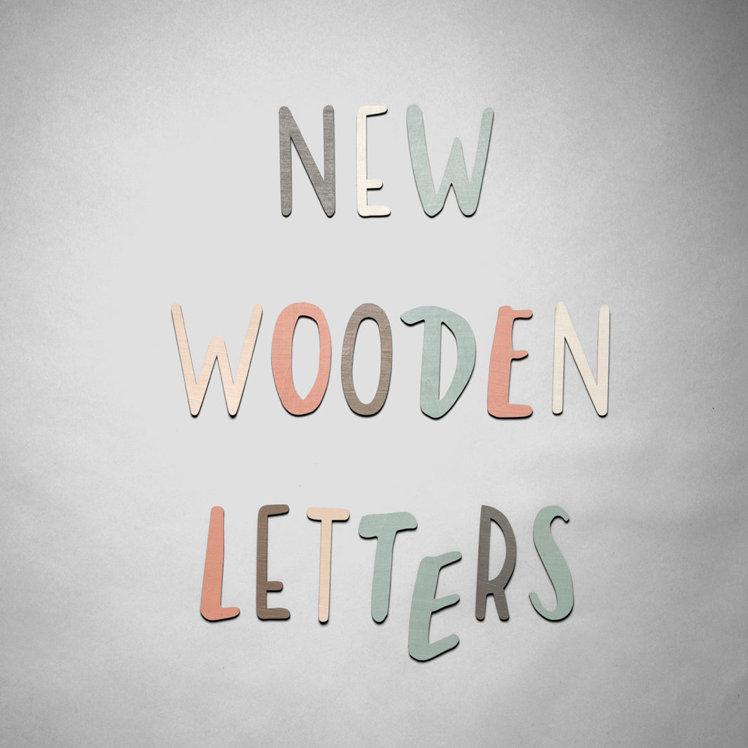 Sebra bokstäver i trä, A - Ö - Pinecone brown