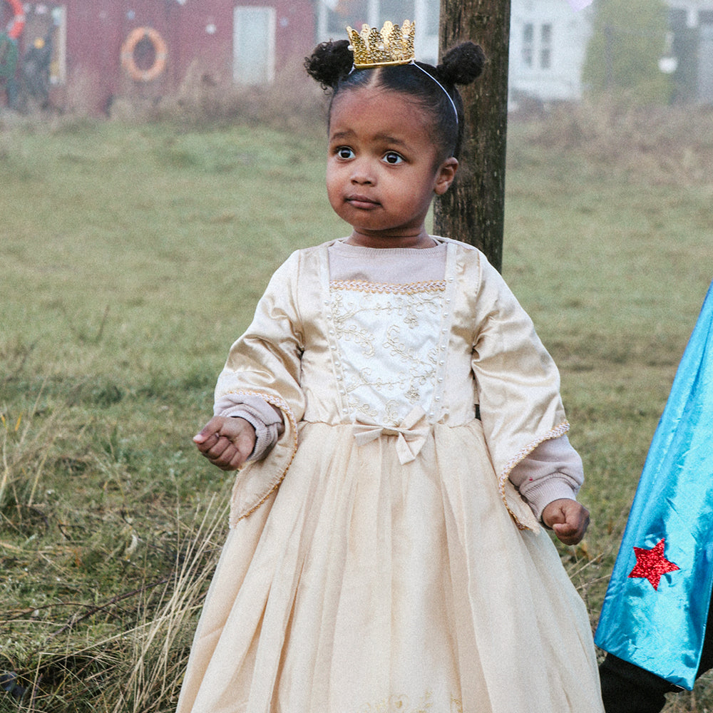 Den goda Fen, Prinsesskrona i metall med pärlor
